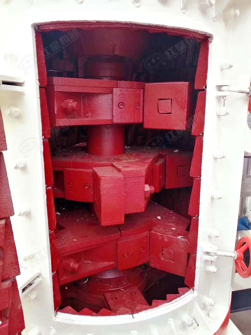 金年会体育官网入口复合式破碎机锤头实拍